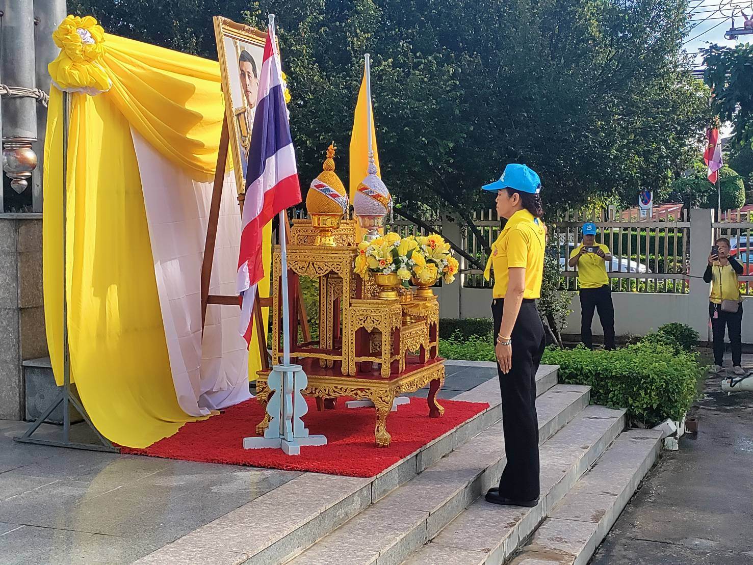 ﻿กรมบังคับคดีเข้าร่วมกิจกรรมจิตอาสาพระราชทาน 904 เนื่องในวันคล้ายวันสวรรคต ของพระบาทสมเด็จพระจุลจอมเกล้าเจ้าอยู่หัว รัชกาลที่ 5 และวันรักต้นไม้ประจำปีของชาติ ของสำนักงานเขตบางกอกน้อย